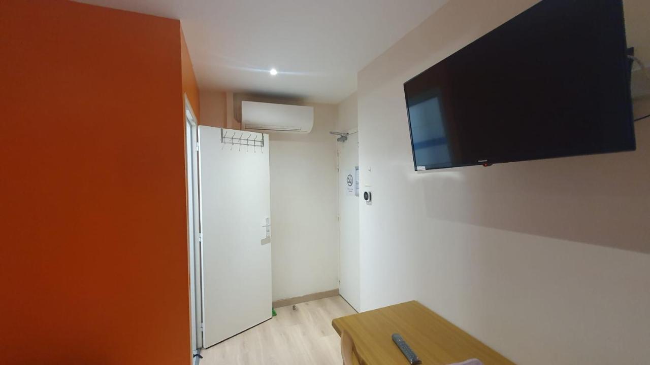 Hotel Le Privilege La Courneuve Exterior photo