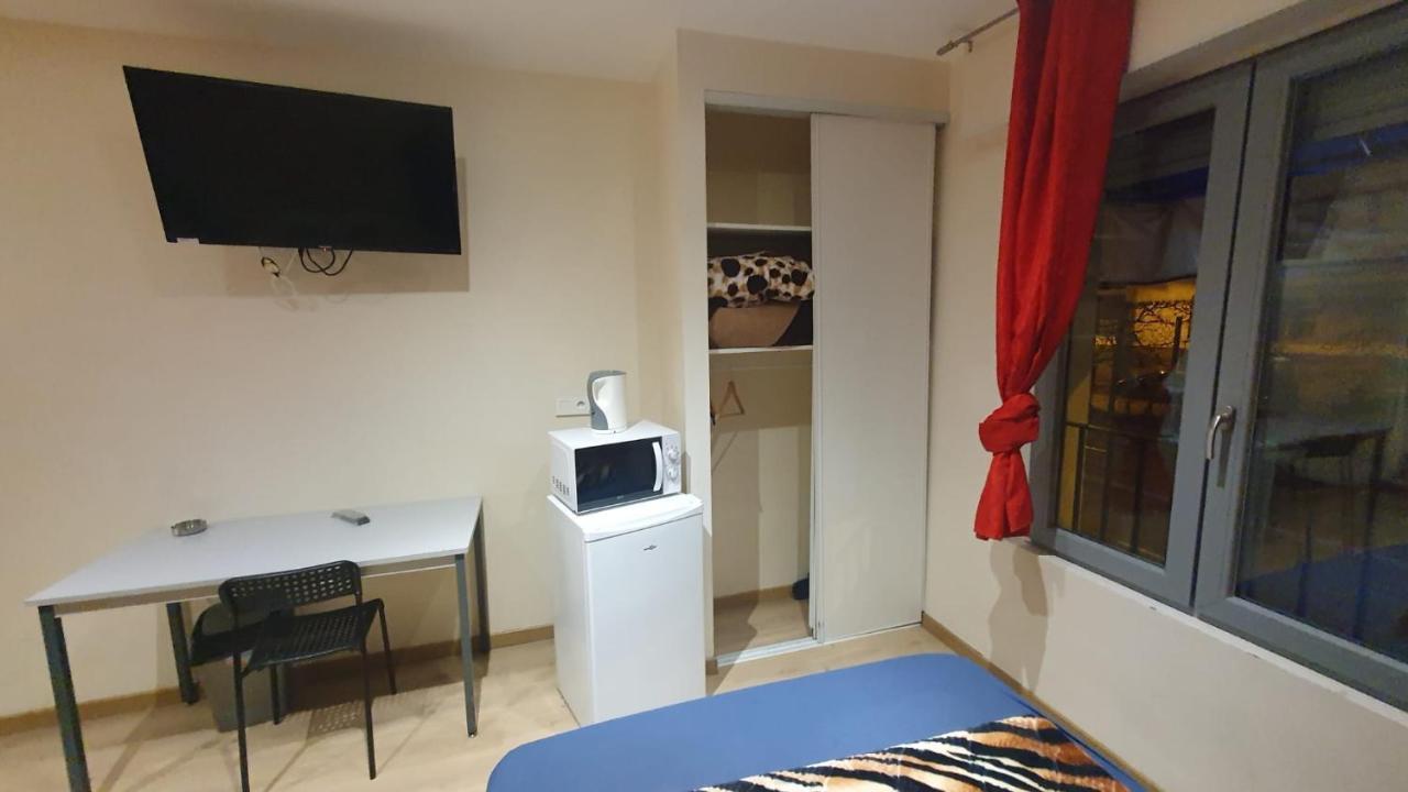 Hotel Le Privilege La Courneuve Exterior photo